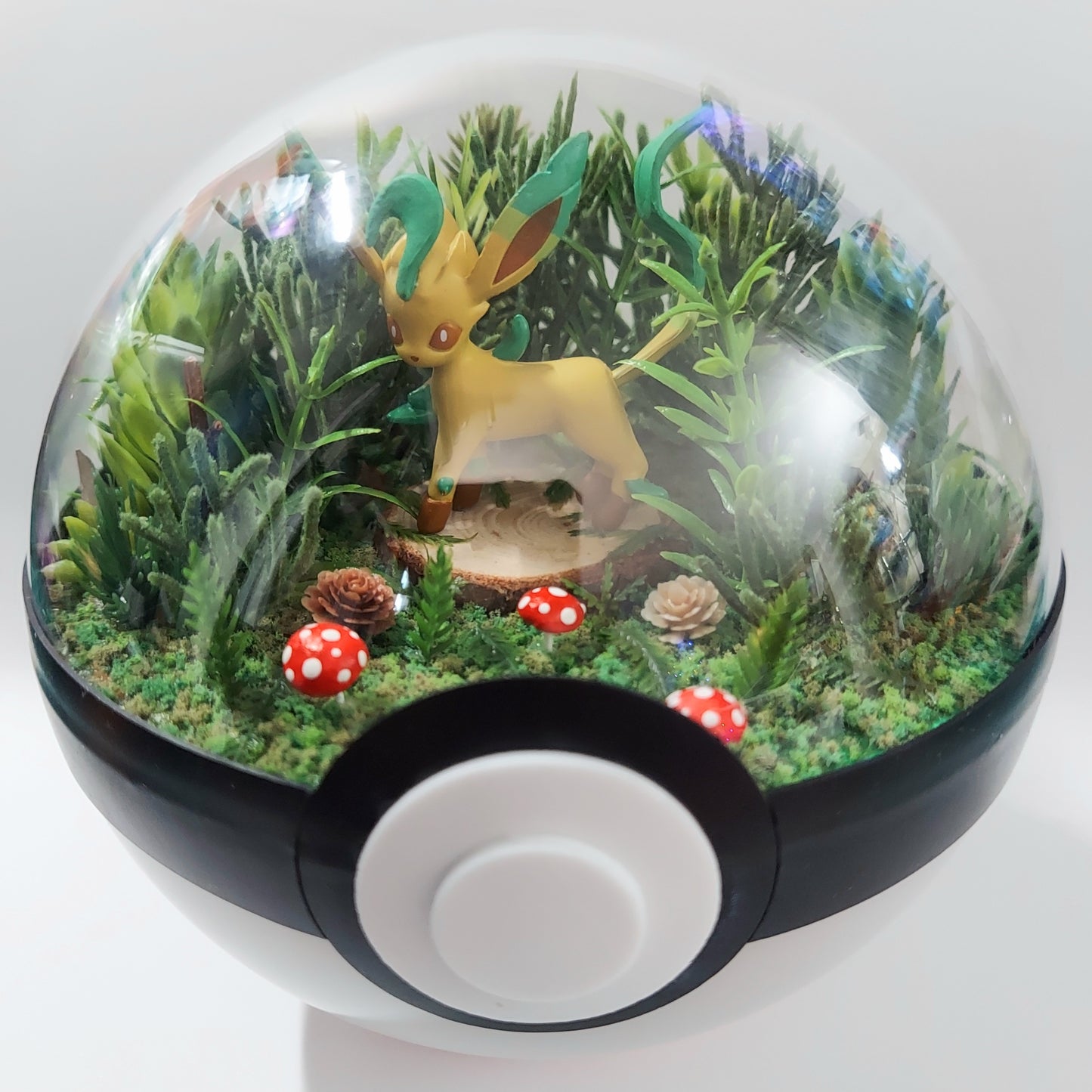 Leafeon Terrarium - Large